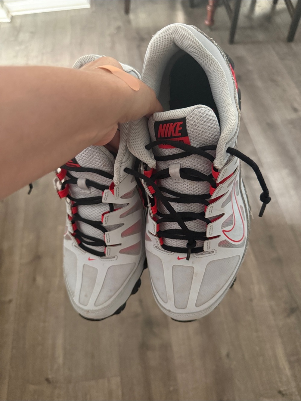 Nike Men's White and Red Athletic Training Shoes
